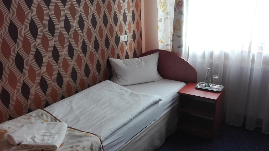 Artix Hotel Zbaszynek Exterior photo